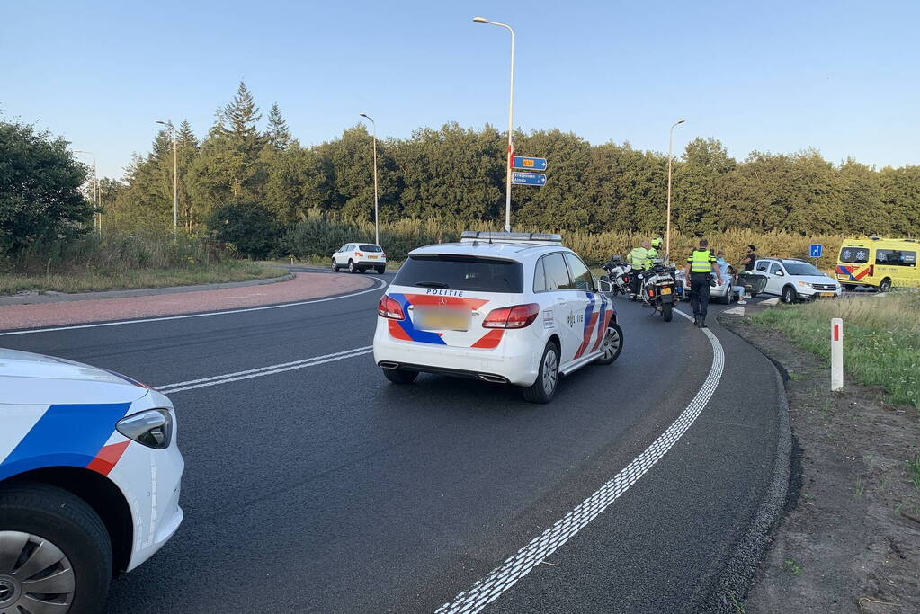 Schade bij ongeval op rotonde