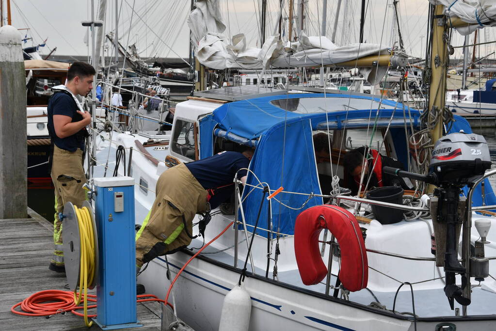 Brandweer inzet na zink gevaar schip