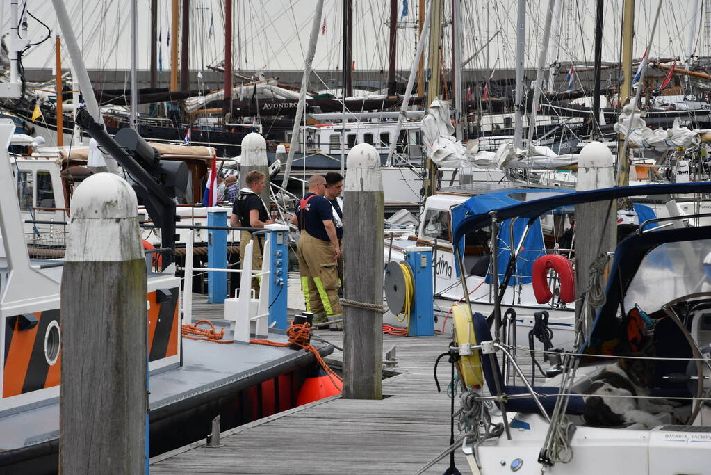 Brandweer inzet na zink gevaar schip
