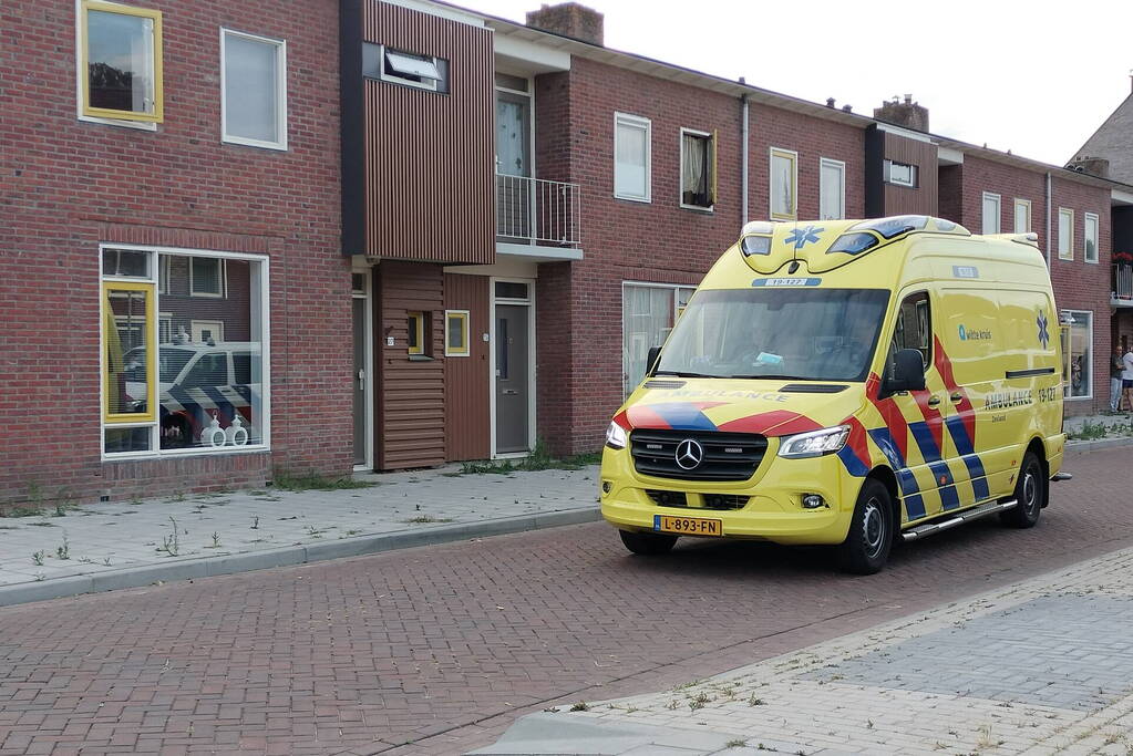 Straat afgezet na melding steekpartij
