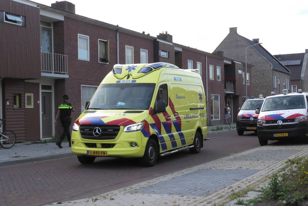 Straat afgezet na melding steekpartij