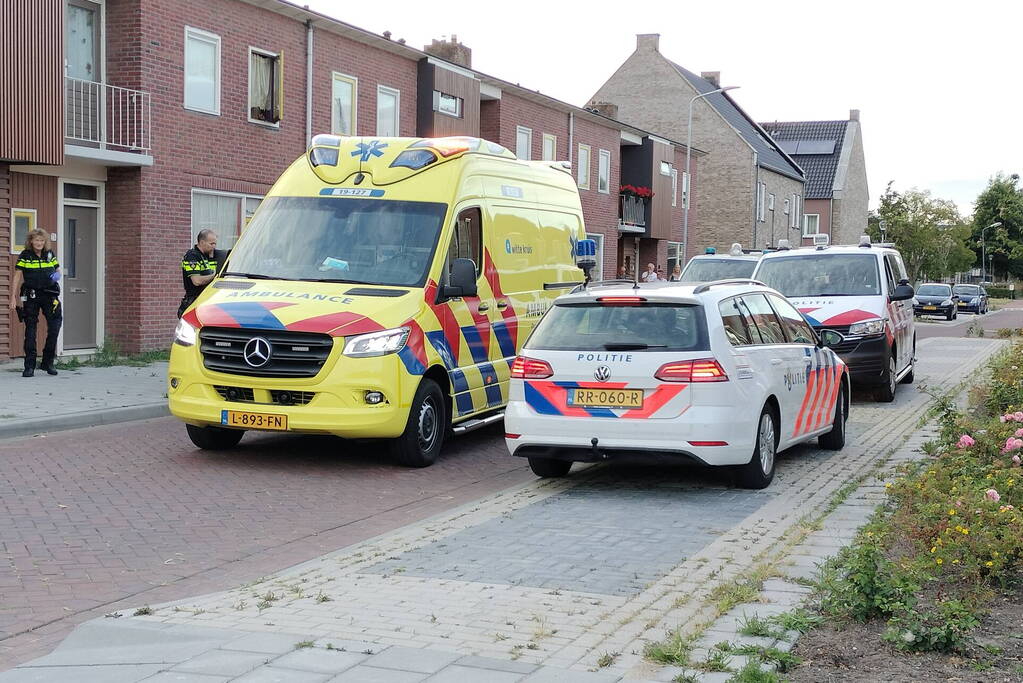 Straat afgezet na melding steekpartij