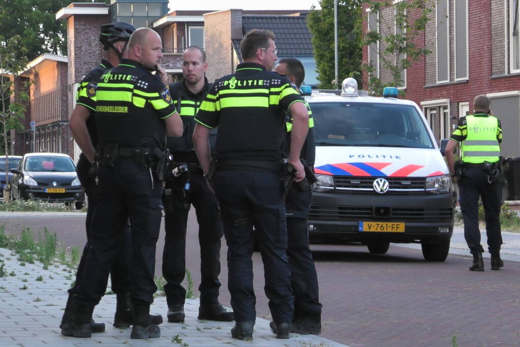 Straat afgezet na melding steekpartij