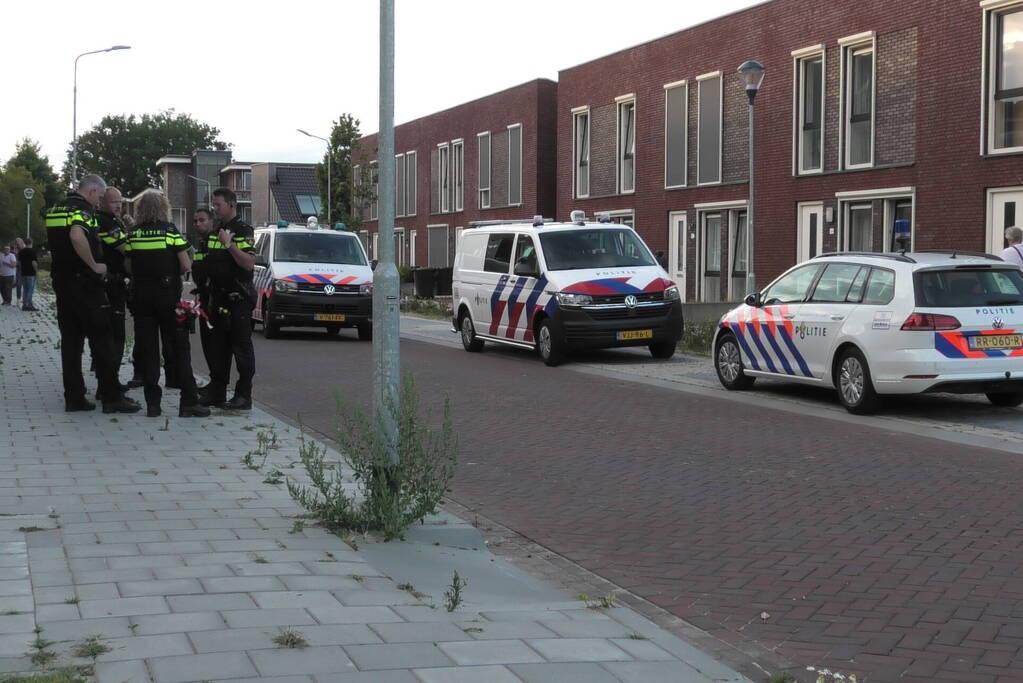 Straat afgezet na melding steekpartij
