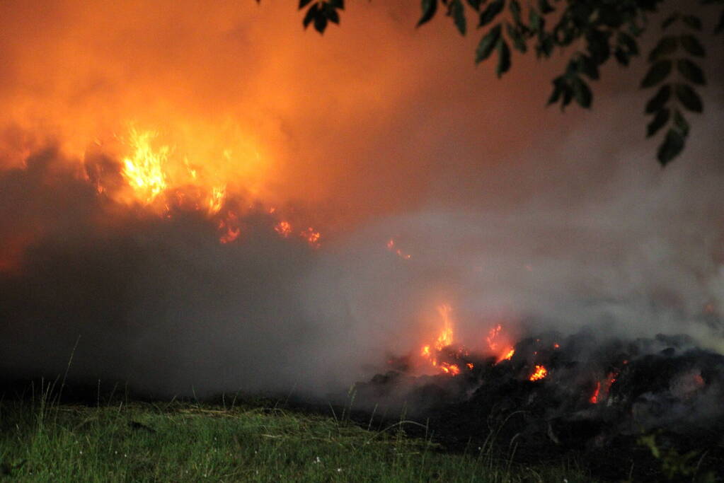 Hevige brand op akker