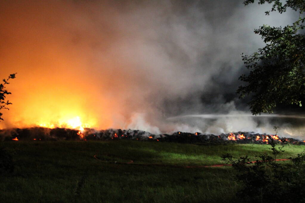 Hevige brand op akker