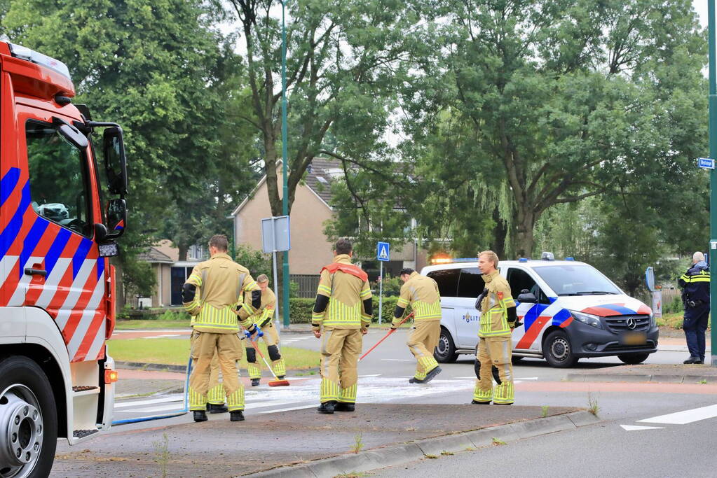 Motorrijder gaat met motor van overleden vriend onderuit op spekgladde wegdek tijdens toertocht