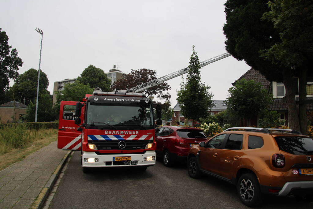 Brand in schoorsteen van woning