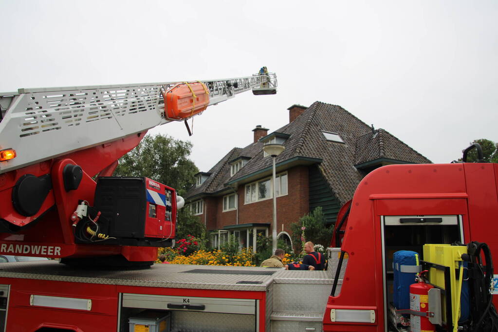 Brand in schoorsteen van woning