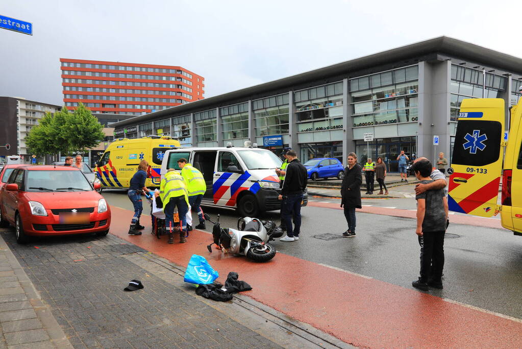 Scooterrijder ernstig gewond na ongeval