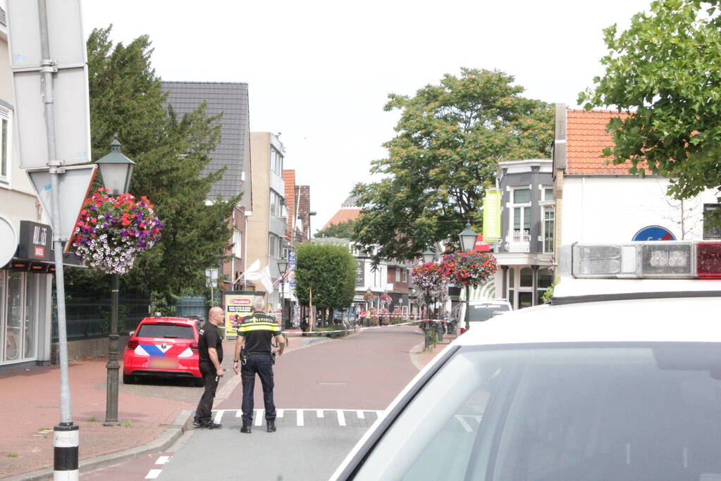 Straat afgezet voor verward persoon