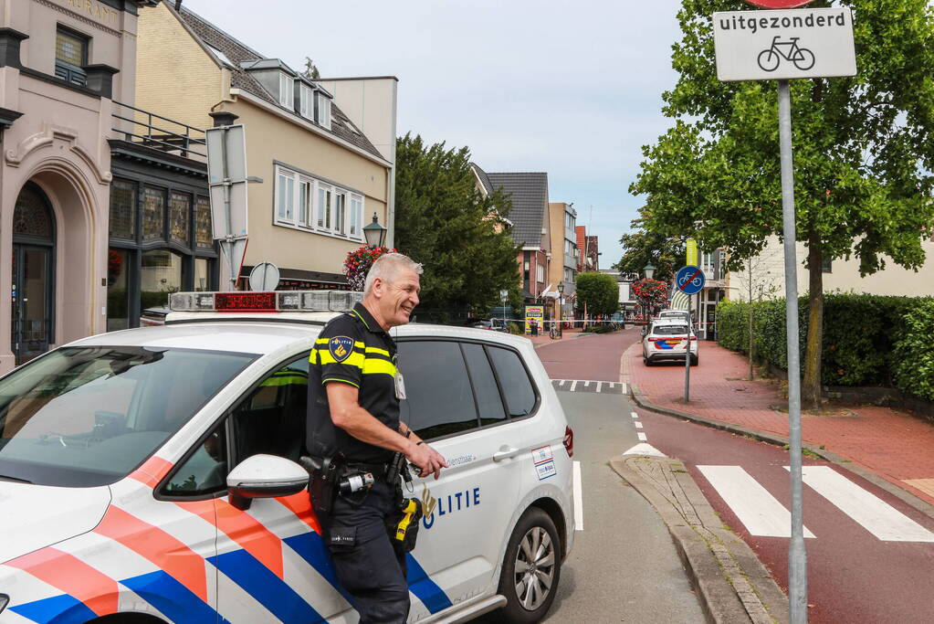 Straat afgezet voor verward persoon