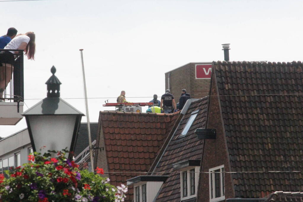 Straat afgezet voor verward persoon