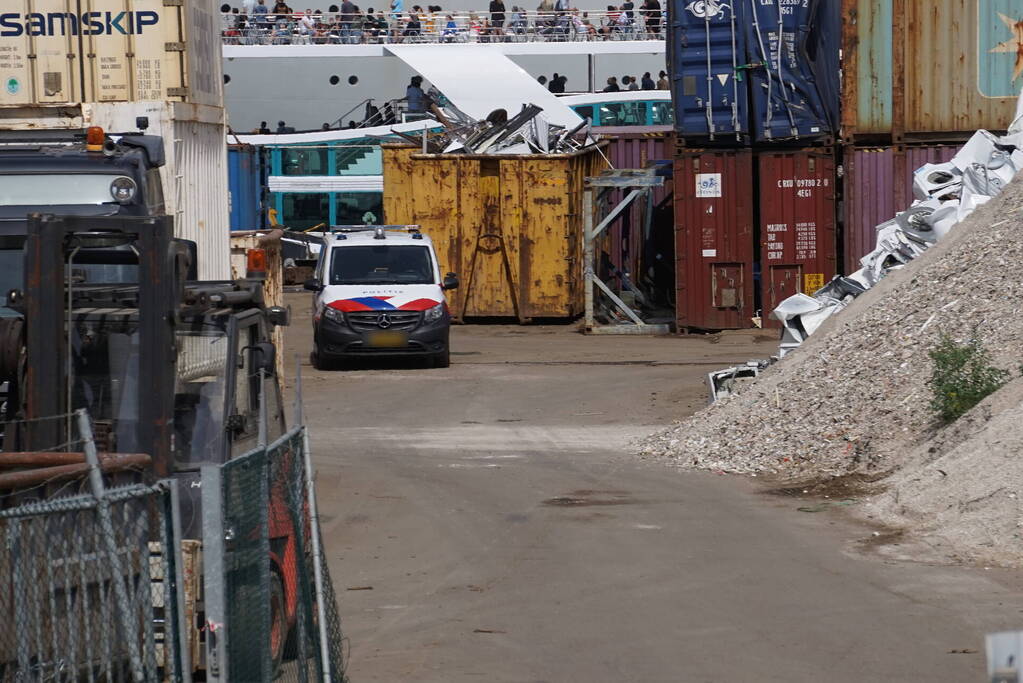 Persoon ernstig gewond na val van hoogte