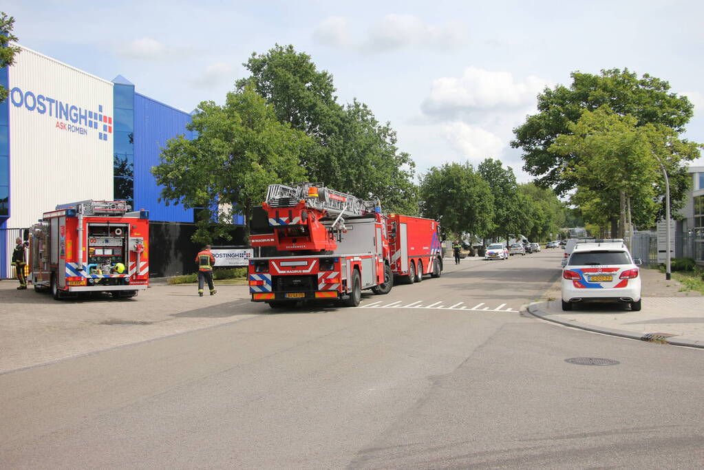 Brand in loods snel onder controle
