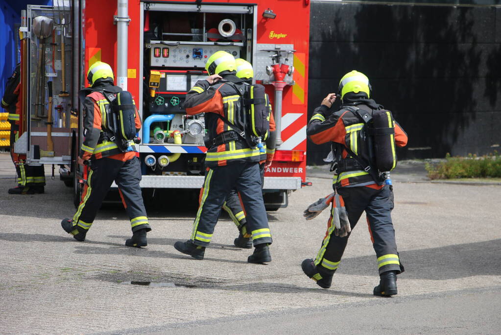 Brand in loods snel onder controle