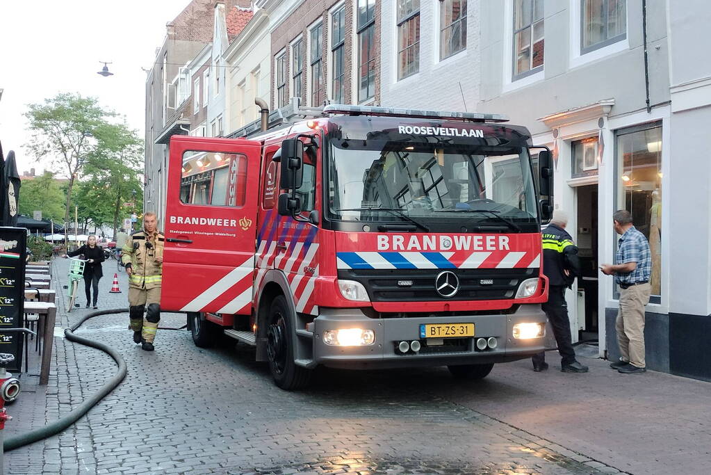 Brand in bosschage bij stadswoning