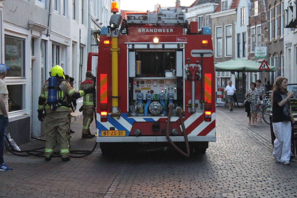 Brand in bosschage bij stadswoning