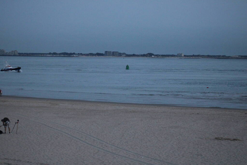 Hulpdiensten ingezet voor zwemmer