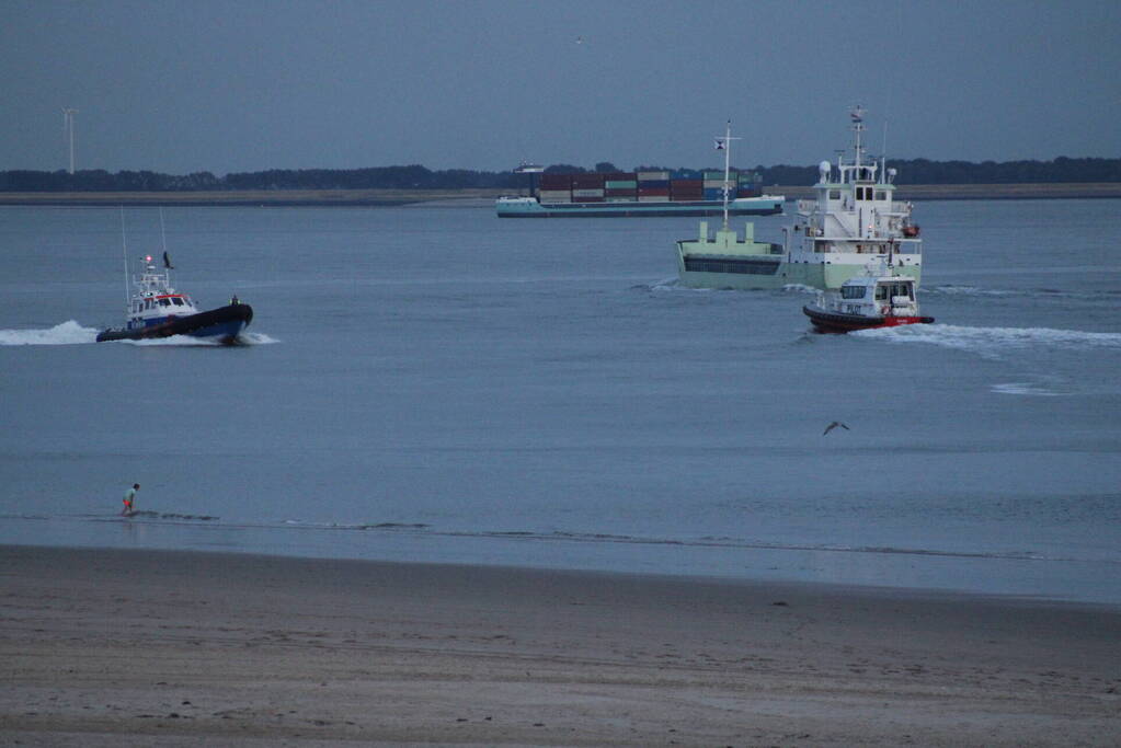 Hulpdiensten ingezet voor zwemmer