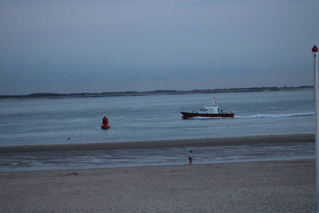 Hulpdiensten ingezet voor zwemmer