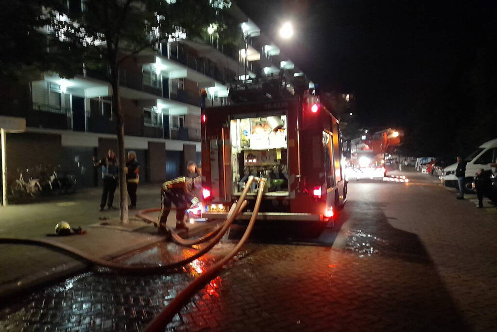 Grote uitslaande brand in appartementencomplex
