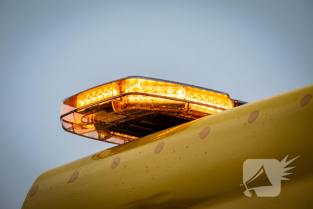 Auto belandt in voortuin bij verkeersongeval