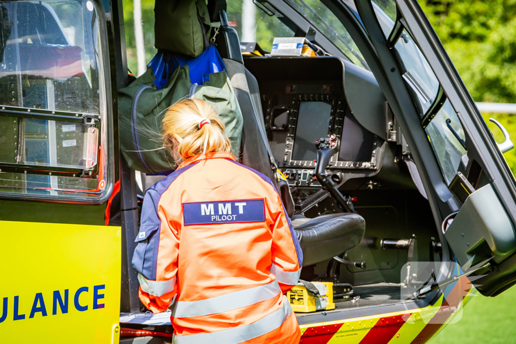 Overleden vrouw en zwaargewonde man aangetroffen