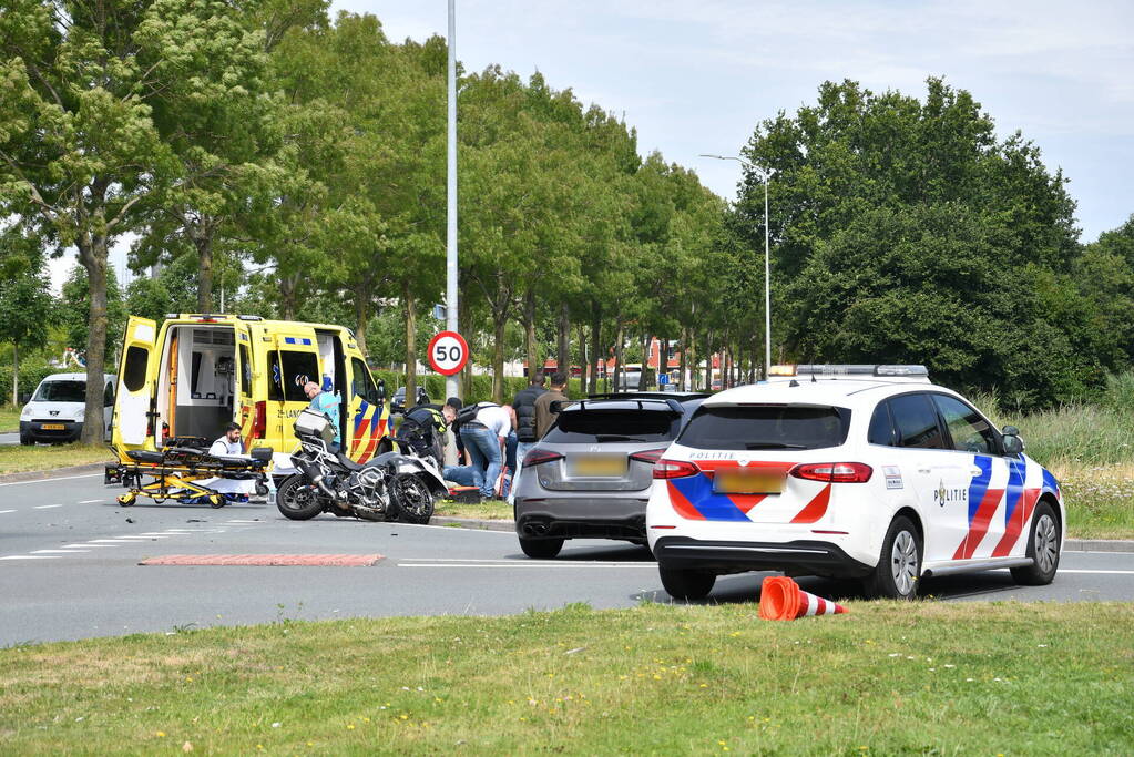 Motor in de kreukels bij verkeersongeval