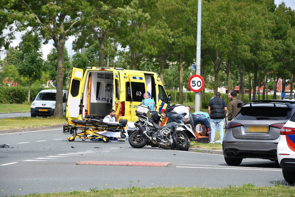 Motor in de kreukels bij verkeersongeval