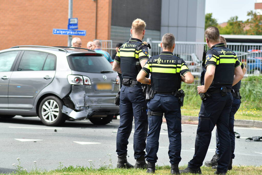 Motor in de kreukels bij verkeersongeval