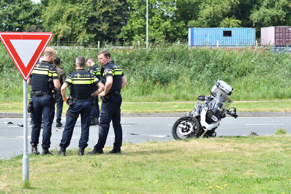 Motor in de kreukels bij verkeersongeval