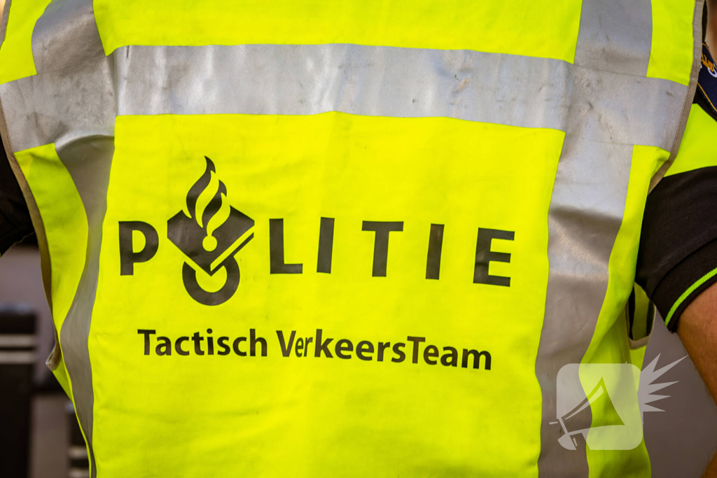Fietser (77) overleden bij botsing met vrachtwagen