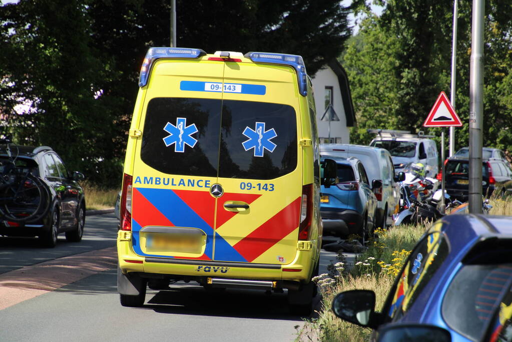 Motorrijder gewond bij botsing met auto