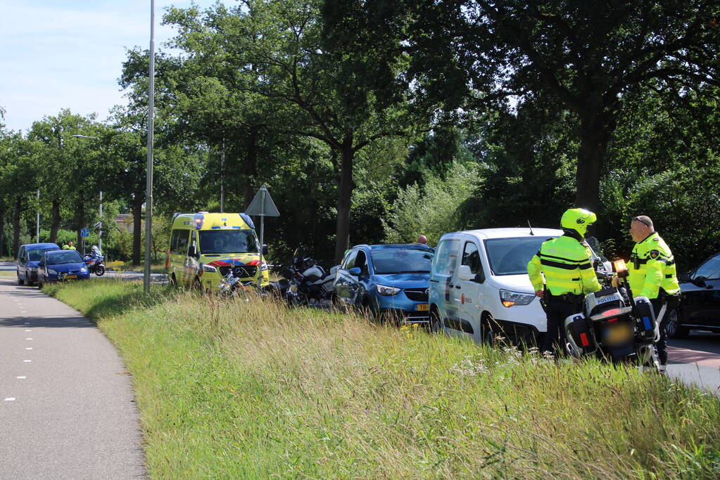 Motorrijder gewond bij botsing met auto