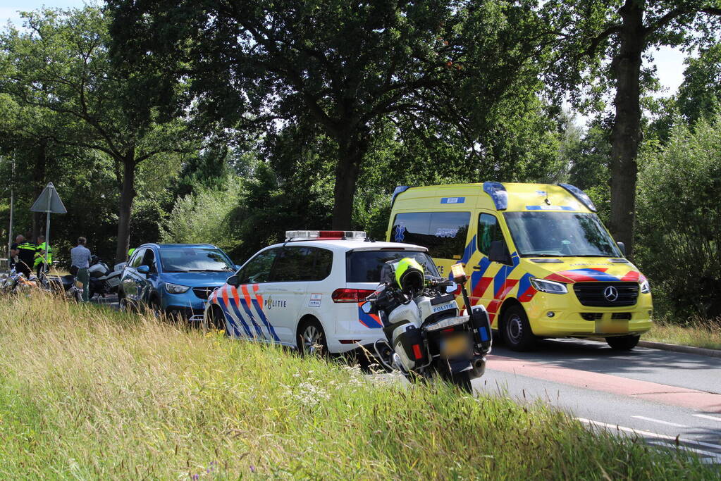 Motorrijder gewond bij botsing met auto