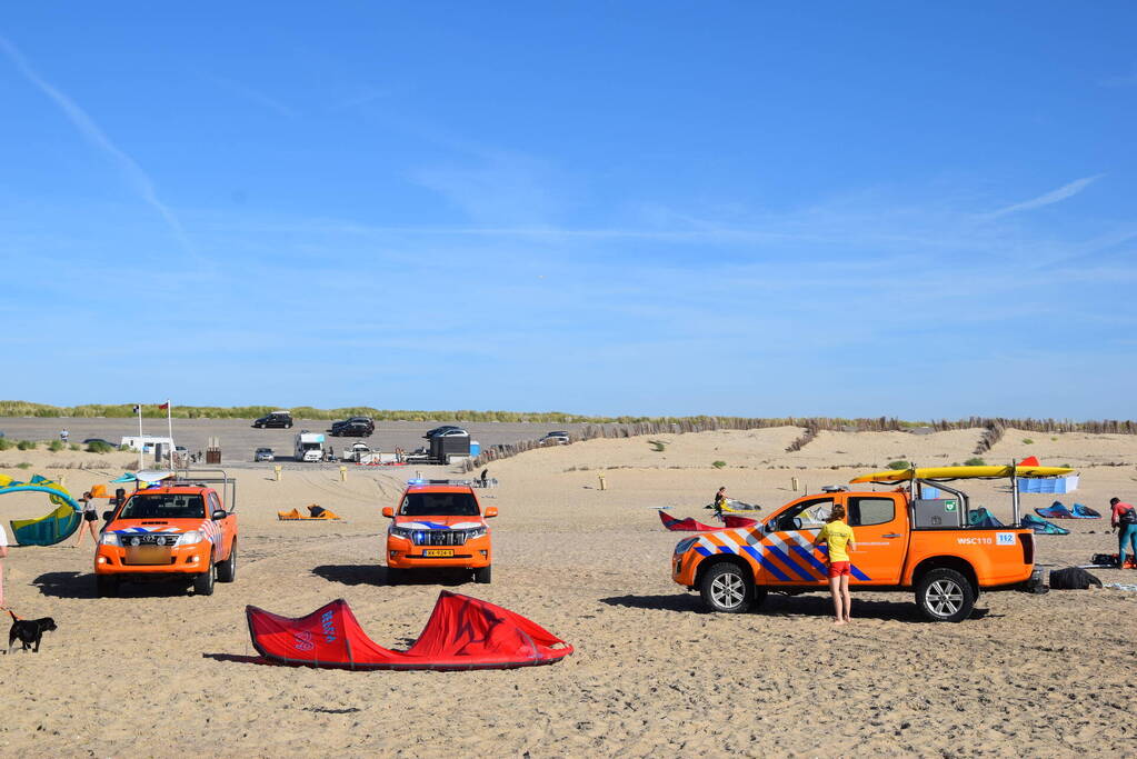 Surfers in problemen geraakt op zee