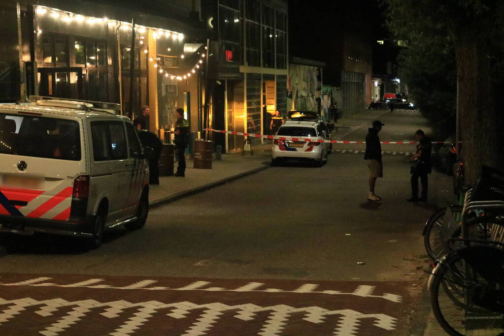 Baksteen gebruikt bij schermutseling op woonboot