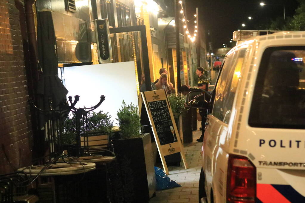 Baksteen gebruikt bij schermutseling op woonboot