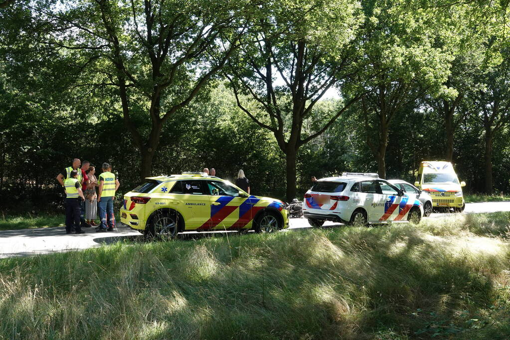 Motorrijder ernstig gewond bij verkeersongeval met auto