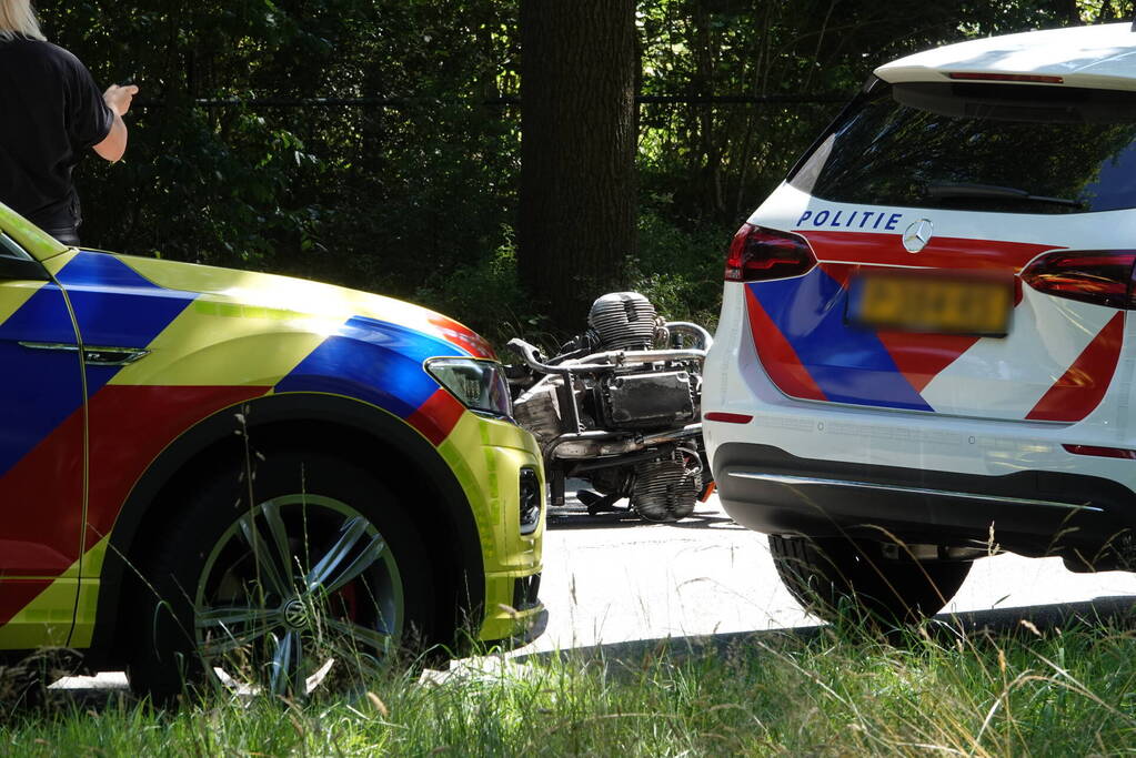 Motorrijder ernstig gewond bij verkeersongeval met auto