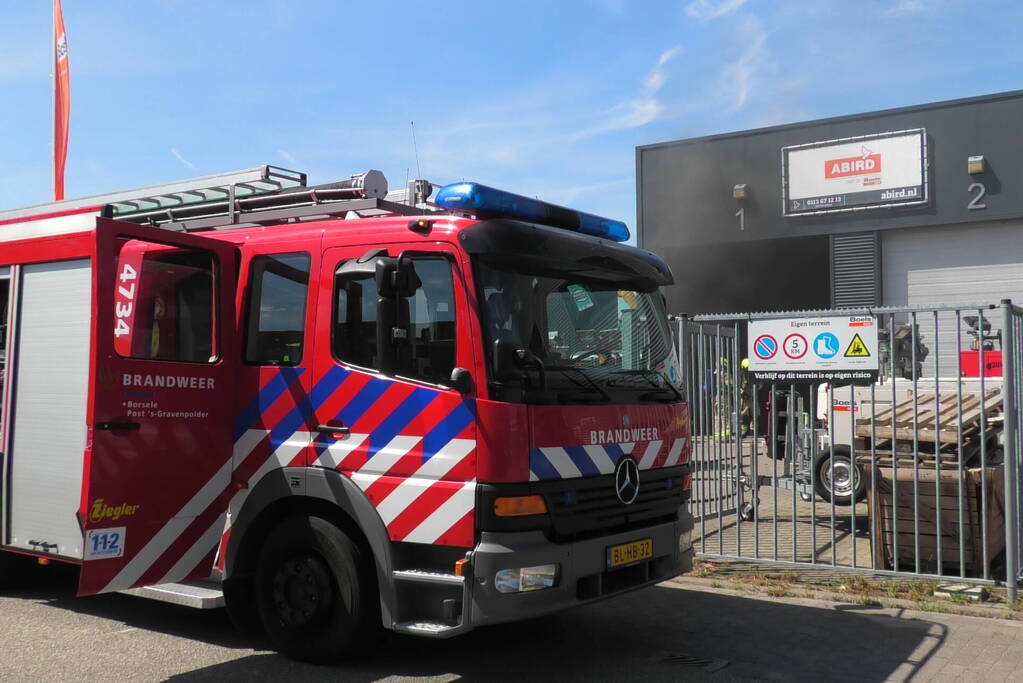 Brand in loods van verhuurbedrijf Abird