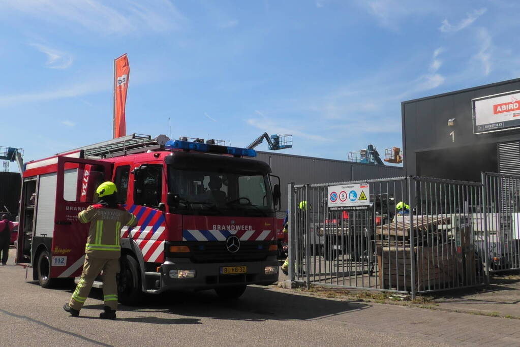 Brand in loods van verhuurbedrijf Abird