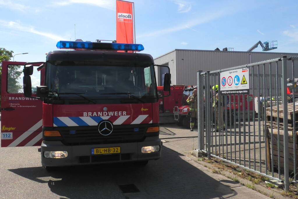 Brand in loods van verhuurbedrijf Abird