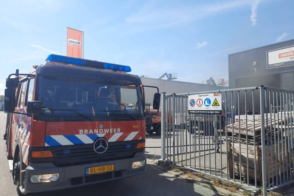 Brand in loods van verhuurbedrijf Abird