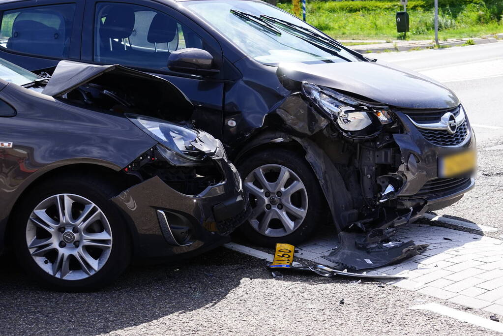 Schade bij aanrijding op kruising