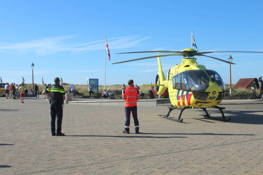 Twee drenkelingen uit zee gehaald