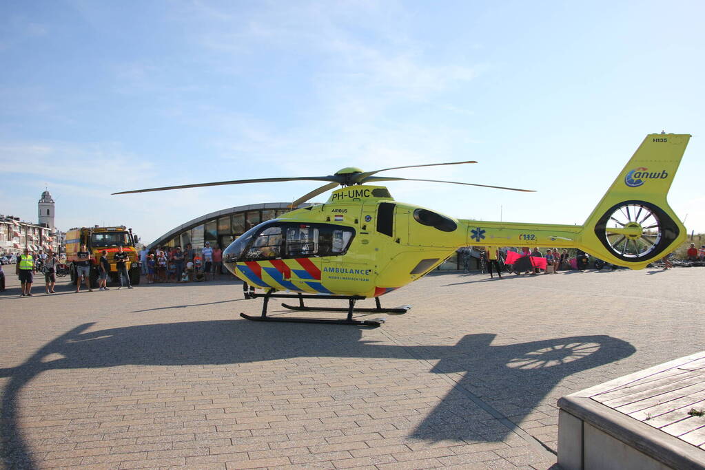 Twee drenkelingen uit zee gehaald