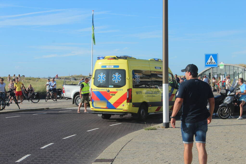 Twee drenkelingen uit zee gehaald