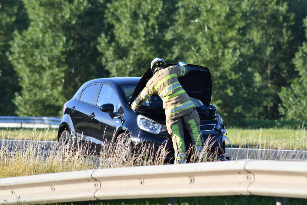 Gewonde nadat auto bocht mist op snelweg